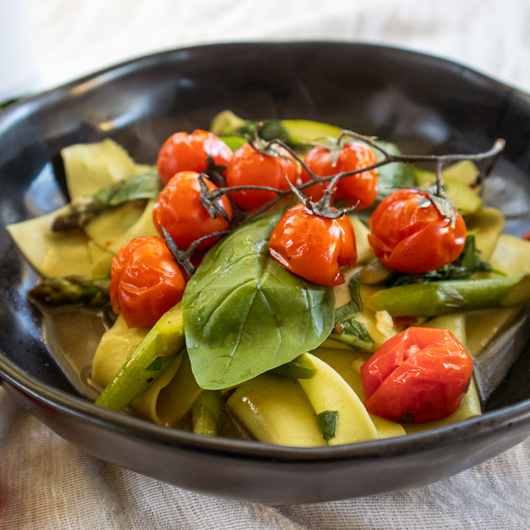 Pasta verde with roasted tomatoes and asparagus